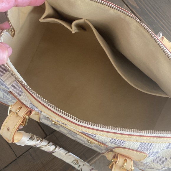 Louis Vuitton Berkeley - Picture 10 of 12